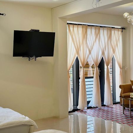 Kaohsiung Raifong Corner Homestay Extérieur photo