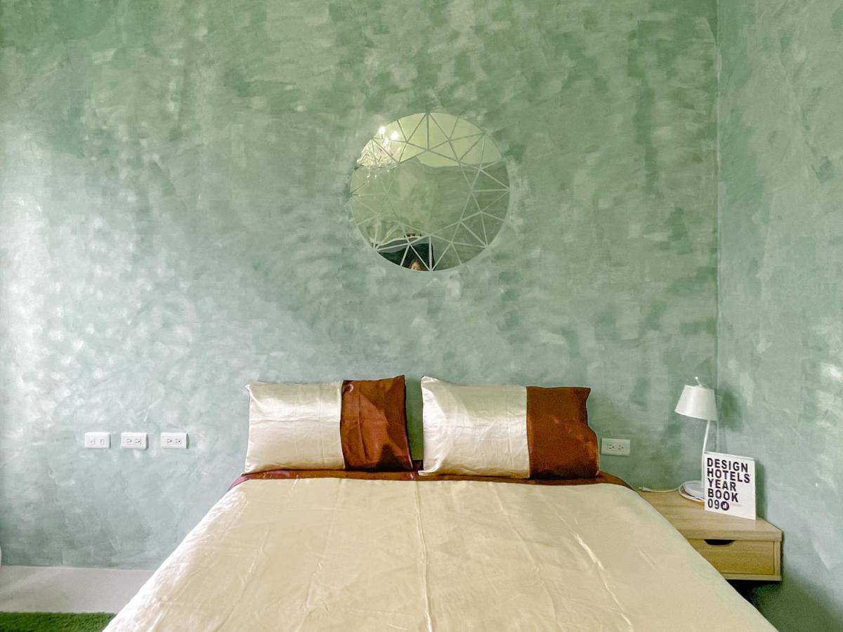 Kaohsiung Raifong Corner Homestay Extérieur photo