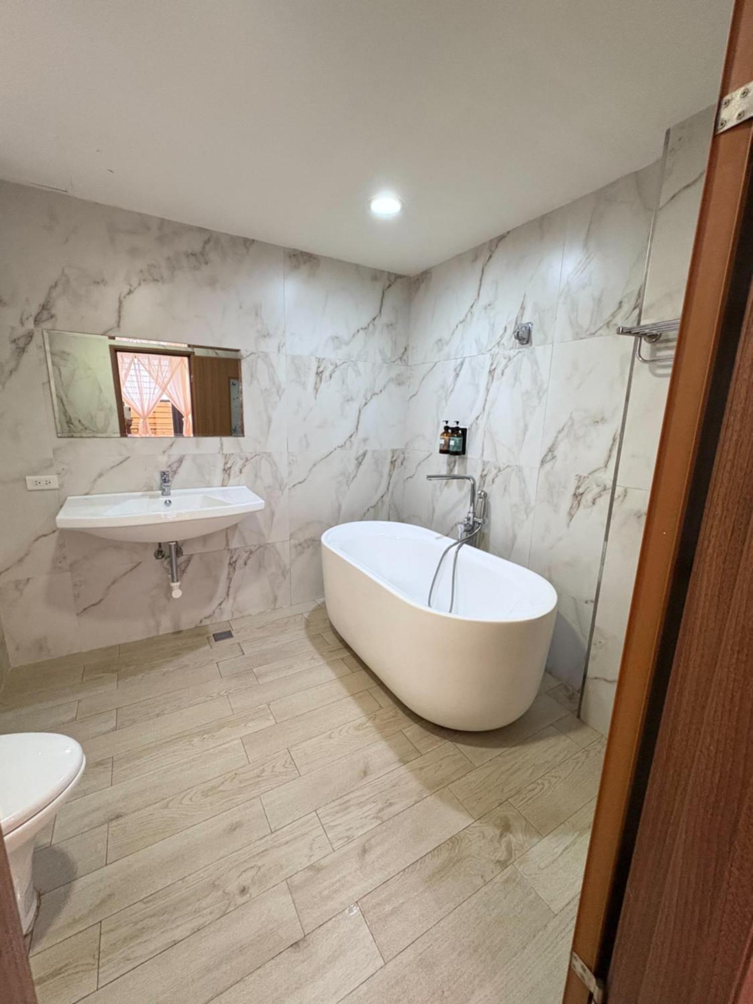 Kaohsiung Raifong Corner Homestay Extérieur photo